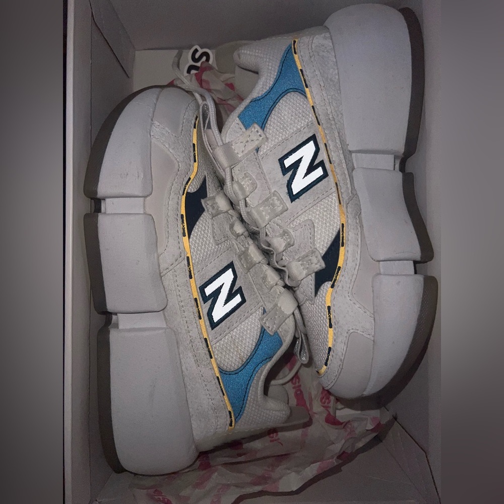 New balance - Picture 2 of 2